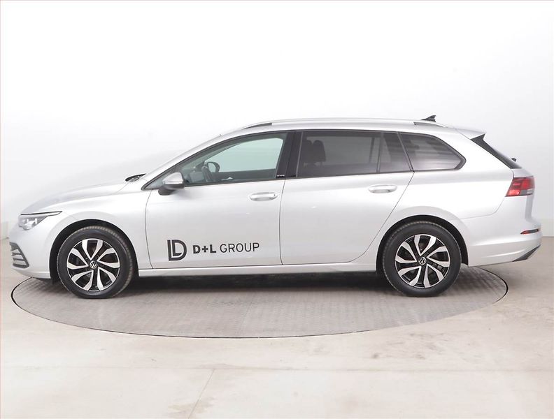 Volkswagen Golf (2023) Life 1.5 TSI, Navi, Tempomat - fotka 3 z 15