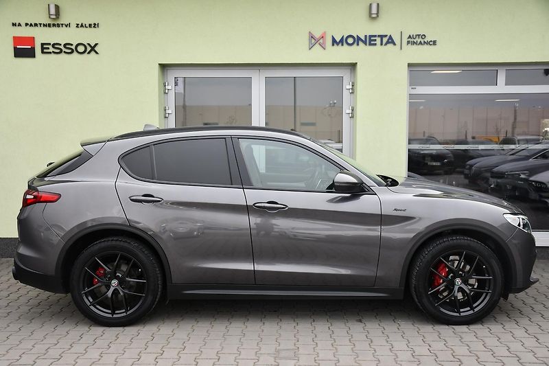 Alfa Romeo Stelvio 2.0TURBO 16V Q4 147kW SPRINT - fotka 13 z 45