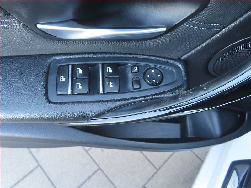 BMW Řada 3 (2017) 316 d, Automat, Navi, Tempomat - fotka 17 z 22
