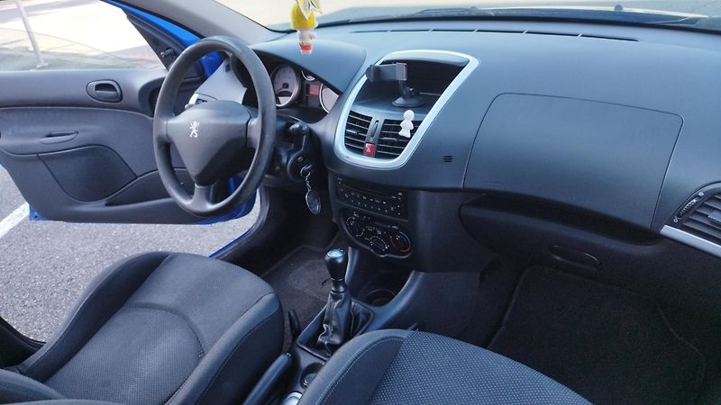 Peugeot 206 + 1.4i,volat-608 081 843 - fotka 11 z 12