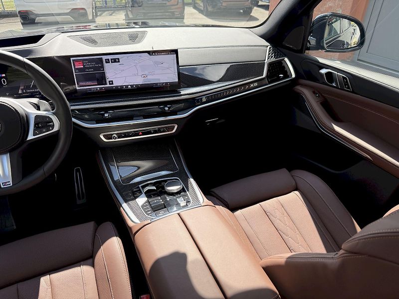 BMW X5 xDrive40d M-PRO Individual AIR - fotka 19 z 53