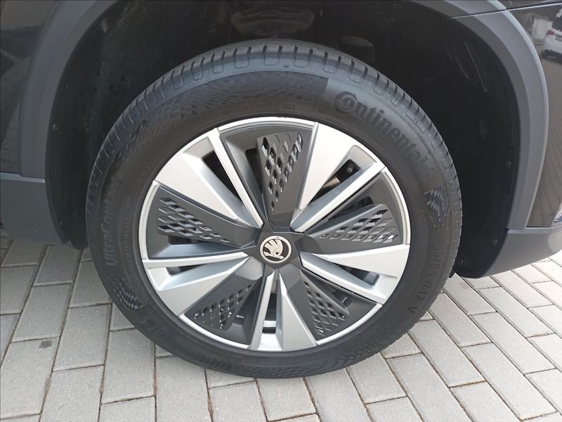 Škoda Karoq 1,5 TSI,110KW,DSG,RADAR - fotka 25 z 41