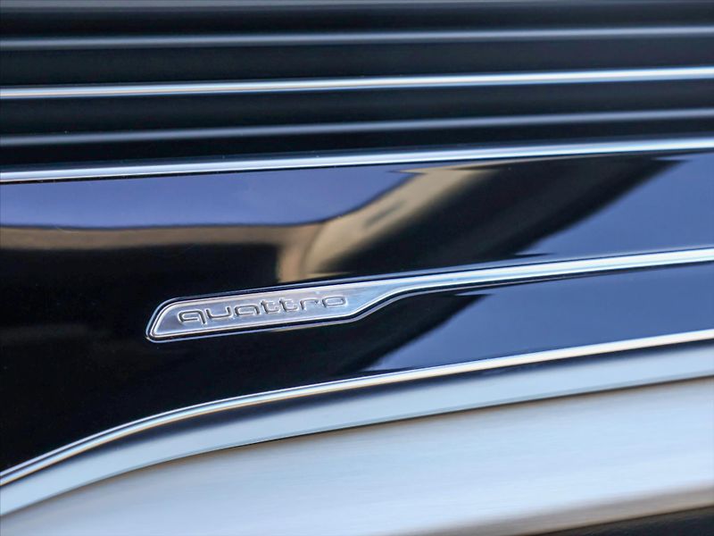 Audi Q7 3,0 TDI quattro tiptronic S li - fotka 34 z 42