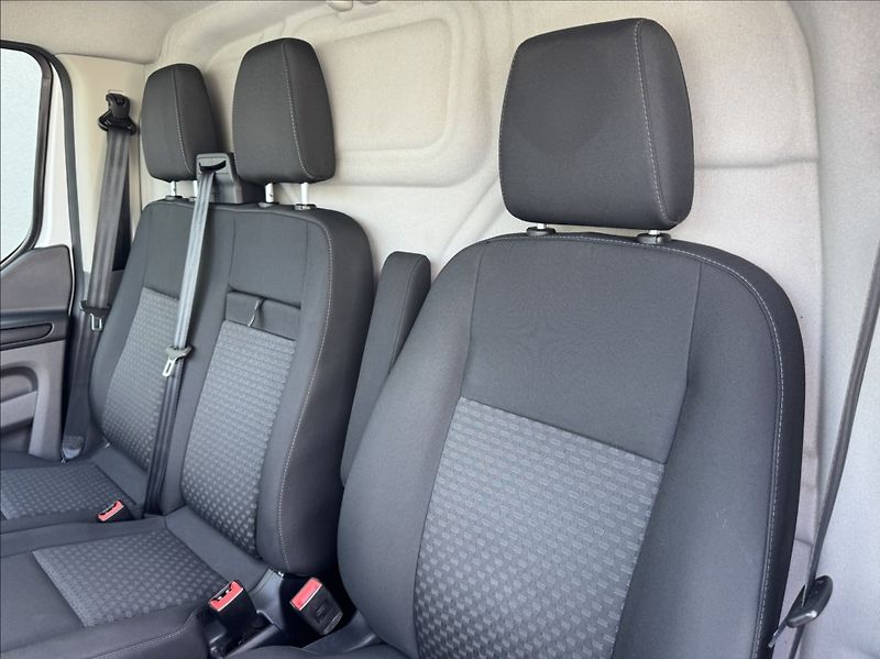 Ford Transit Custom 2,0 TDCi L1H1 DPH 1.maj ČR - fotka 29 z 50