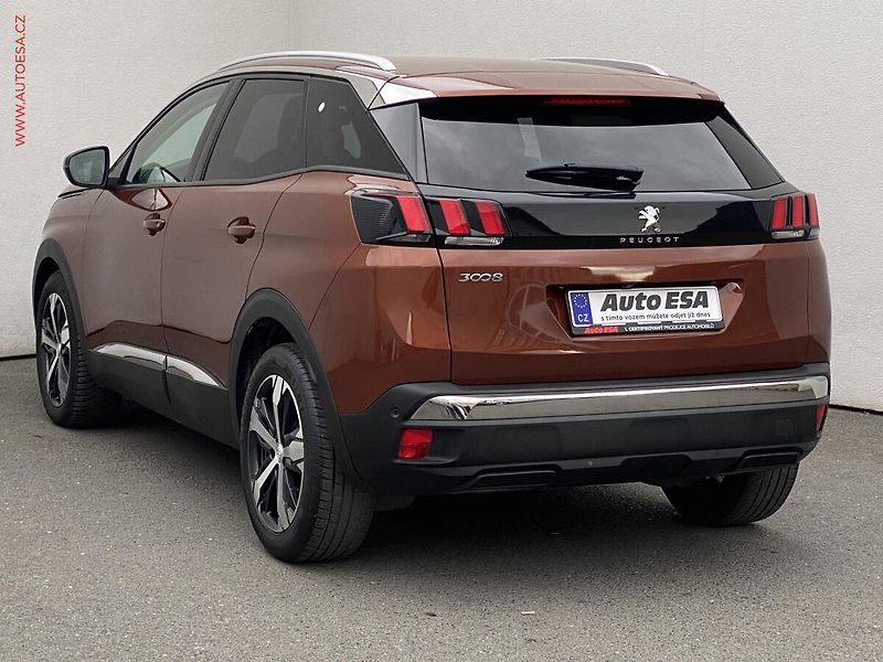 Peugeot 3008 (2019) 1.5 HDi, Allure, LED, kamera - fotka 6 z 18