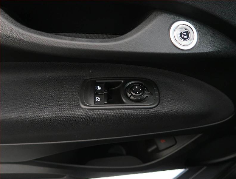 Fiat 500e (2023) 42 kWh, SoH 95%, digi klima - fotka 19 z 21