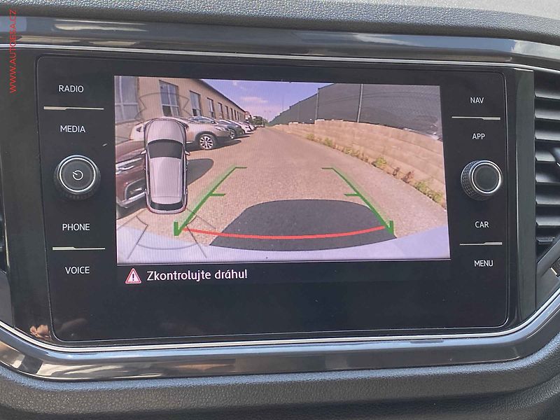 Volkswagen T-Roc (2019) 1.5 TSi, Highline, DSG, LED - fotka 19 z 20