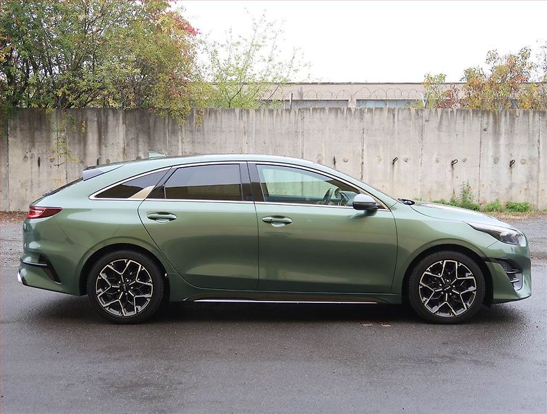 Kia Pro_Ceed (2022) GT-Line 1.5 T-GDI - fotka 6 z 25