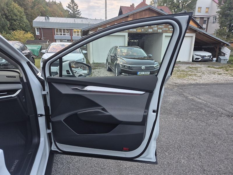 Škoda Enyaq 150kw, iV80 19ALU SOH 94% - fotka 39 z 47