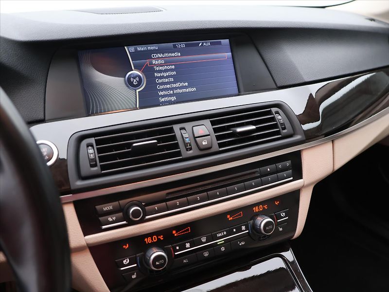 BMW Řada 5 3,0 523i 150kW FS21 - fotka 18 z 30