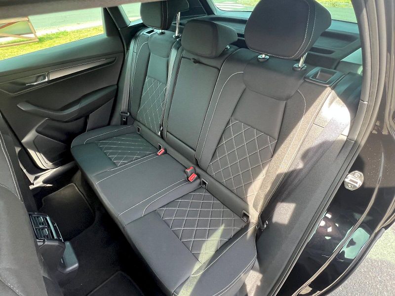 Škoda Karoq (2025) Sportline 1.5TSi 110kW 7°autom - fotka 14 z 32