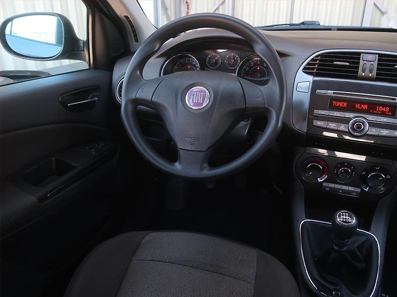 Fiat Bravo (2007) 1.4 16V, nová STK, dobrý stav - fotka 7 z 14