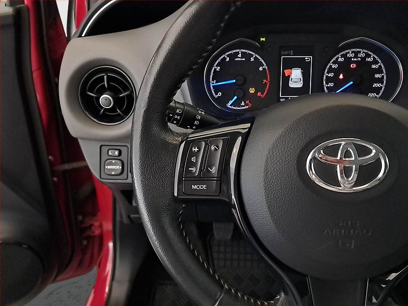 Toyota Yaris (2019) 1.0 VVT-i, Serv.kniha - fotka 16 z 20