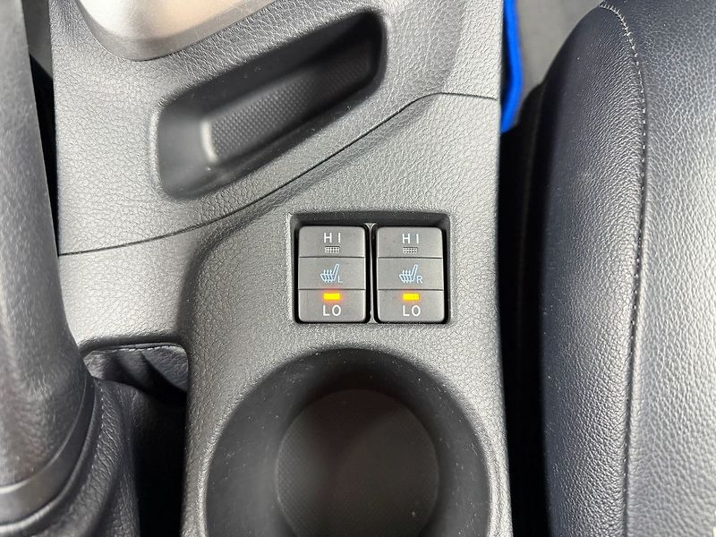 Toyota Auris 1.8 HYBRID e-CVT TS STYLE, KEY - fotka 16 z 18