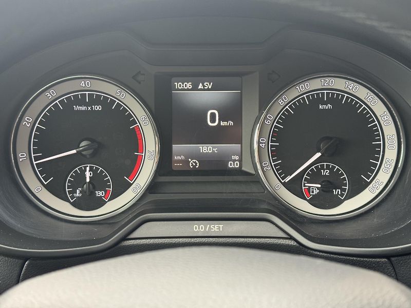 Škoda Octavia (2018) III 1.4TSi MAN Ambition+ 1.Maj - fotka 29 z 46