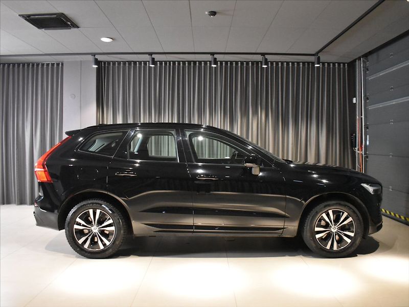 Volvo XC60 2,0 B4 AWD PLUS tažné,Bezklíč - fotka 3 z 24