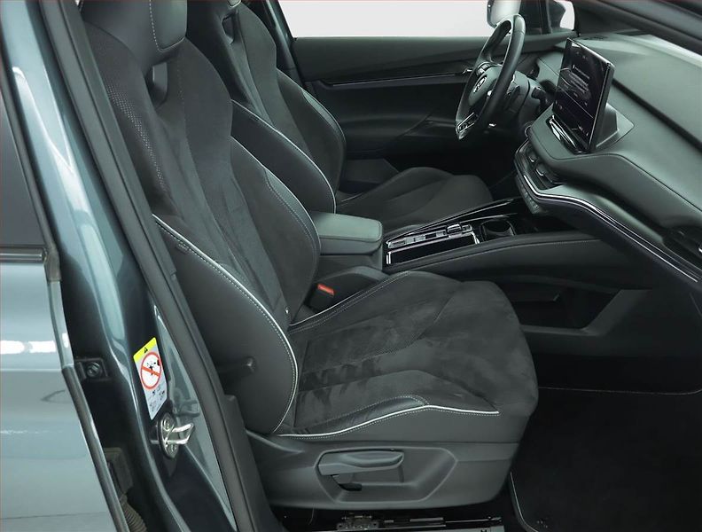 Škoda Enyaq (2021) Sportline 60 (62 kWh), SoH 90% - fotka 9 z 19