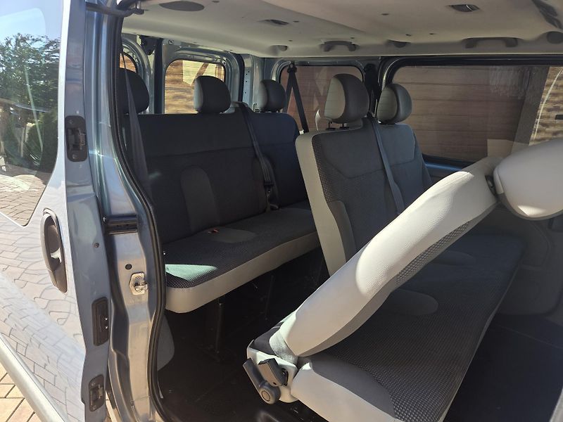 Opel Vivaro 2.0CDTI 84kw 8Míst - fotka 23 z 33