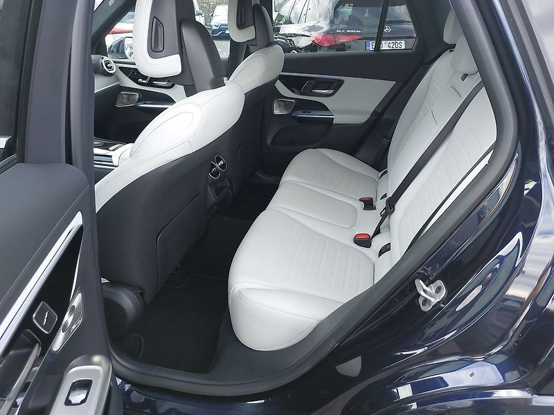 Mercedes-Benz GLC 300de AMG 4Matic - fotka 14 z 26