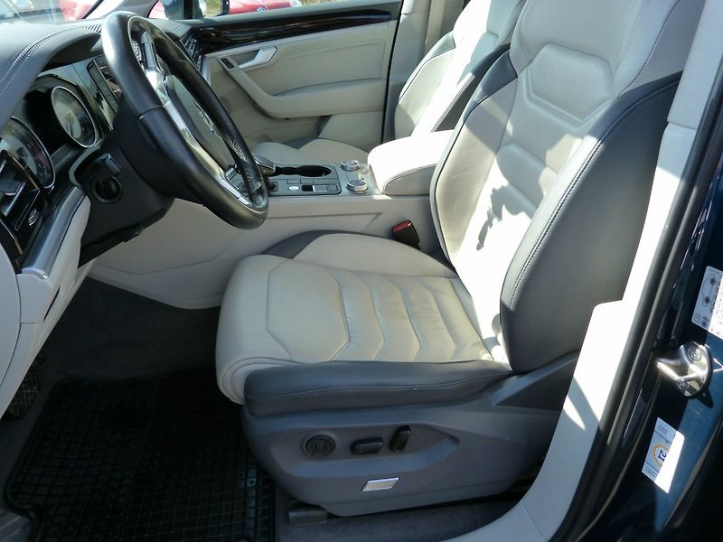 Volkswagen Touareg 3.0 TDI - fotka 11 z 42