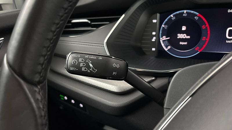 Škoda Octavia 2.0 TDI Ambition Combi - fotka 14 z 27