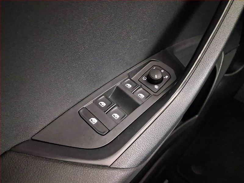 Škoda Karoq (2023) Sportline 2.0 TDI - fotka 28 z 31