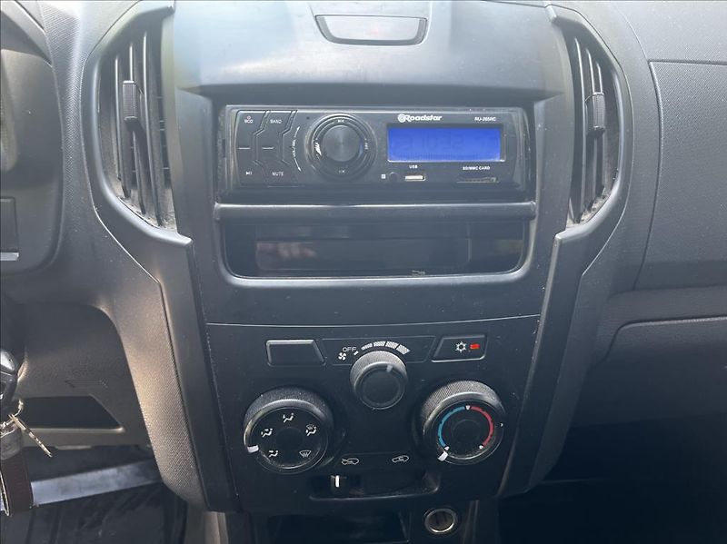 Isuzu D-Max 1,9 SC skříň  6 M/T L 4x4 - fotka 13 z 31