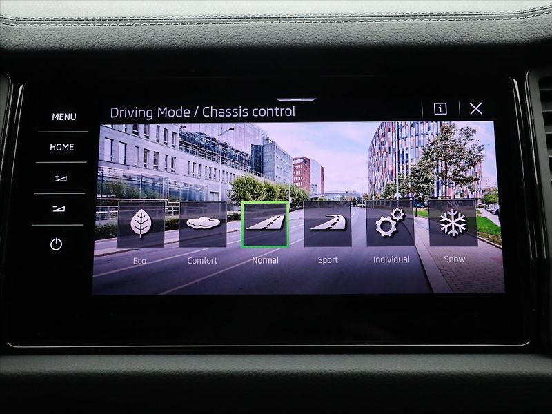 Škoda Kodiaq 2,0 TDI DSG 4x4 Sportline DPH - fotka 27 z 39