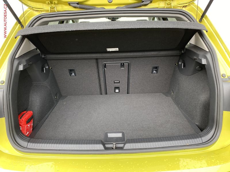 Volkswagen Golf (2020) 2.0 TDi, Life, DSG, šíbr - fotka 7 z 19