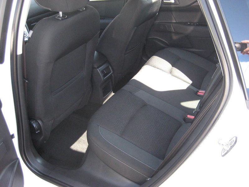 Citroën C4 1.6 HDi NEHAVAROVÁNO-DPH-ČR !! - fotka 18 z 28