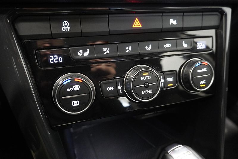 Volkswagen T-Roc 2.0 TDI  4MOTION DSG - fotka 14 z 27