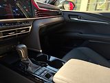Toyota Camry 2.5 hybrid Executive - náhled 13