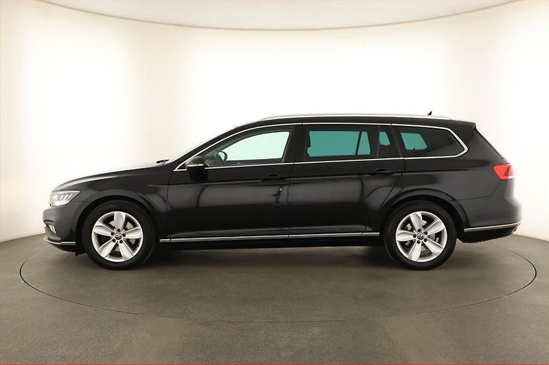 Volkswagen Passat (2021) Elegance 2.0 TDI - fotka 3 z 18