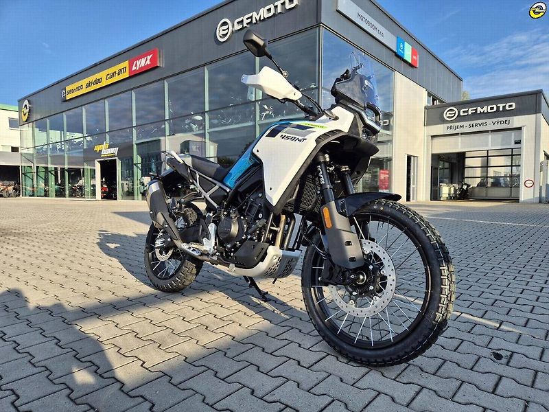 CFMOTO 450 MT-R (2026) - fotka 1 z 78