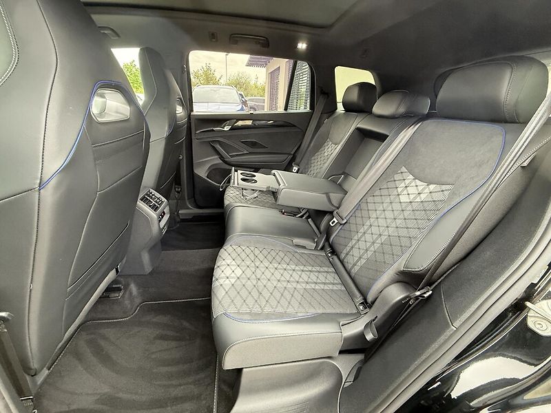 Volkswagen Tayron DSG 4M 2,0 TDi 142 kW R-Line - fotka 21 z 25