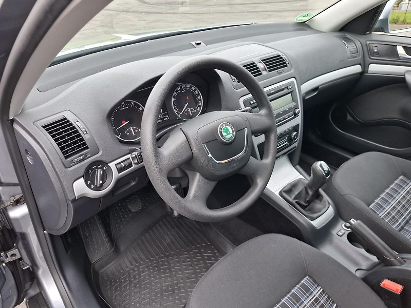 Škoda Octavia (2013) II kombi STYLE 1.4TSi tažné - fotka 9 z 18