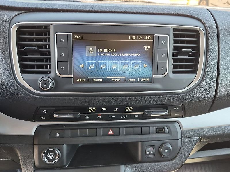 Toyota ProAce Verso Glass Shuttle 2.0 D 180 8A/T B - fotka 20 z 24