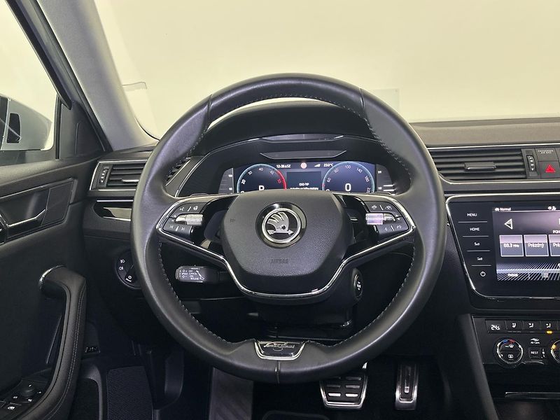 Škoda Superb L&K DSG - fotka 18 z 29
