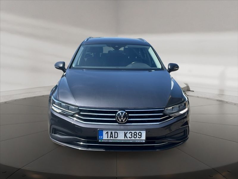 Volkswagen Passat 1,5 TSI Evo Business - fotka 2 z 11