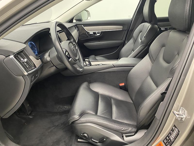 Volvo V90 CC B4 AWD MOMENTUM REZERVACE - fotka 3 z 53