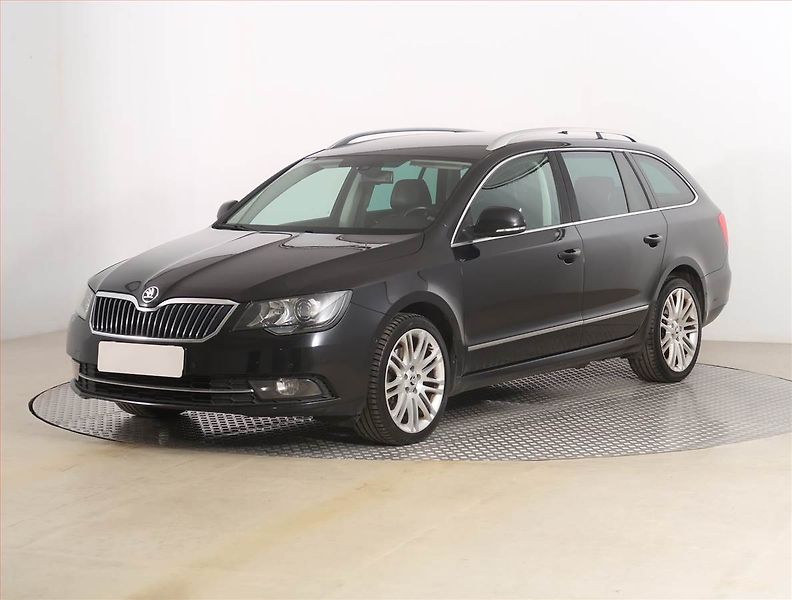 Škoda Superb (2014) 2.0 TDI, Automat, Navi, Xenony - fotka 2 z 21