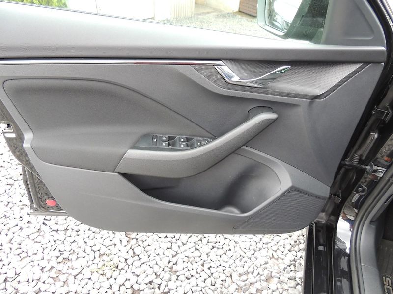 Škoda Scala (2022) 1.5TSi,110kw,AMB+,ČR,1.majitel - fotka 16 z 52