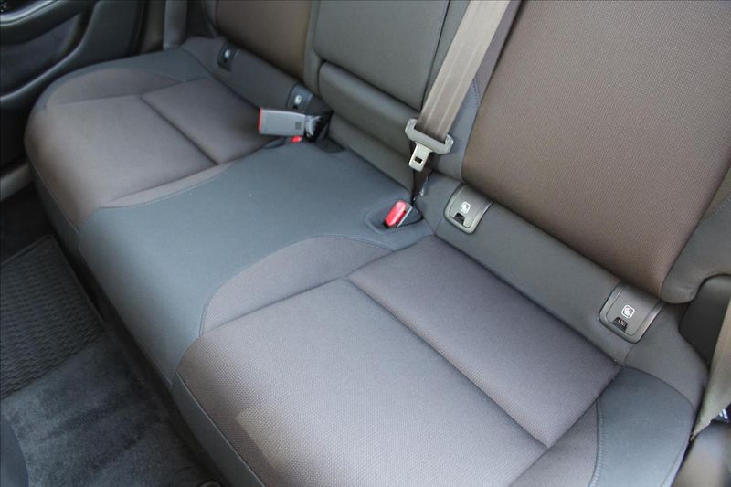 Mazda 3 2,0 i  ČR,1.MAJ,DPH,PLUS - fotka 26 z 32