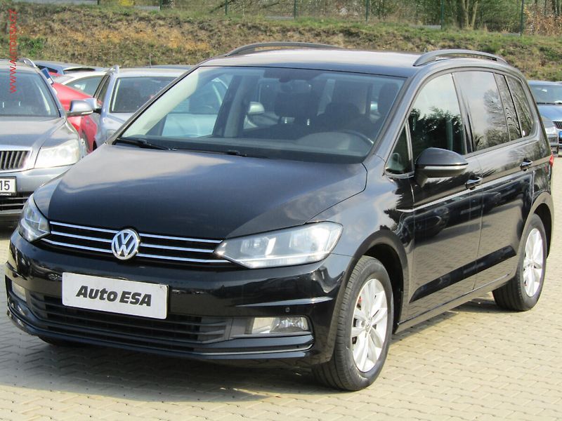 Volkswagen Touran (2016) 2.0 TDi, ČR, Klima - fotka 3 z 18