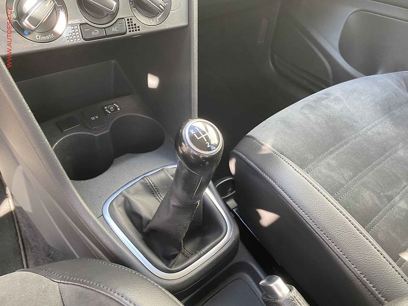 Volkswagen Polo (2011) 1.2 TSi, CROSS - fotka 16 z 18