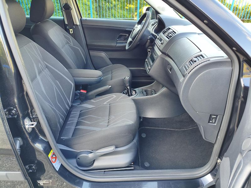Škoda Fabia (2014) 1,2 TSI Style Fresh Combi - fotka 14 z 30