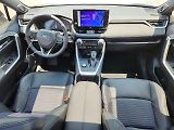 Toyota RAV4 (2024) Auto na cestě - náhled 8