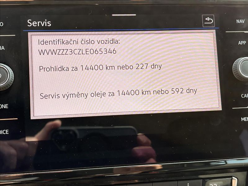 Volkswagen Passat 2,0 TDi140kW,Matrix,ACC,Kamera - fotka 25 z 45