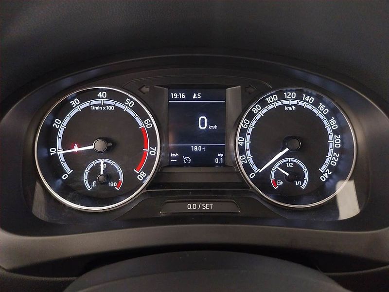 Škoda Rapid (2018) Style 1.0 TSI, ČR,1.maj - fotka 11 z 19