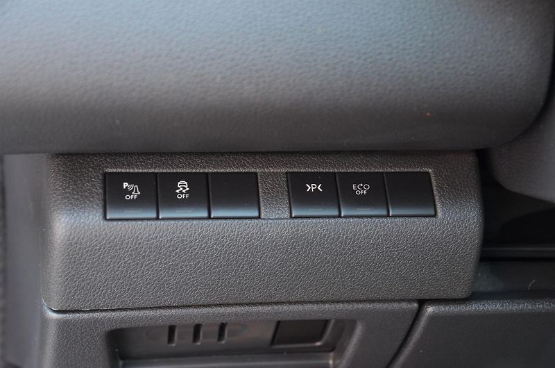 Peugeot 3008 (2015) 1.6 HDi 88kW XENON PANORAMA - fotka 23 z 37